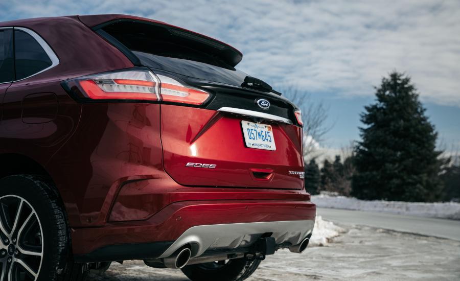 Детали экстерьера Ford Edge Titanium 2018 года  (NA) (фото 28 из 29)